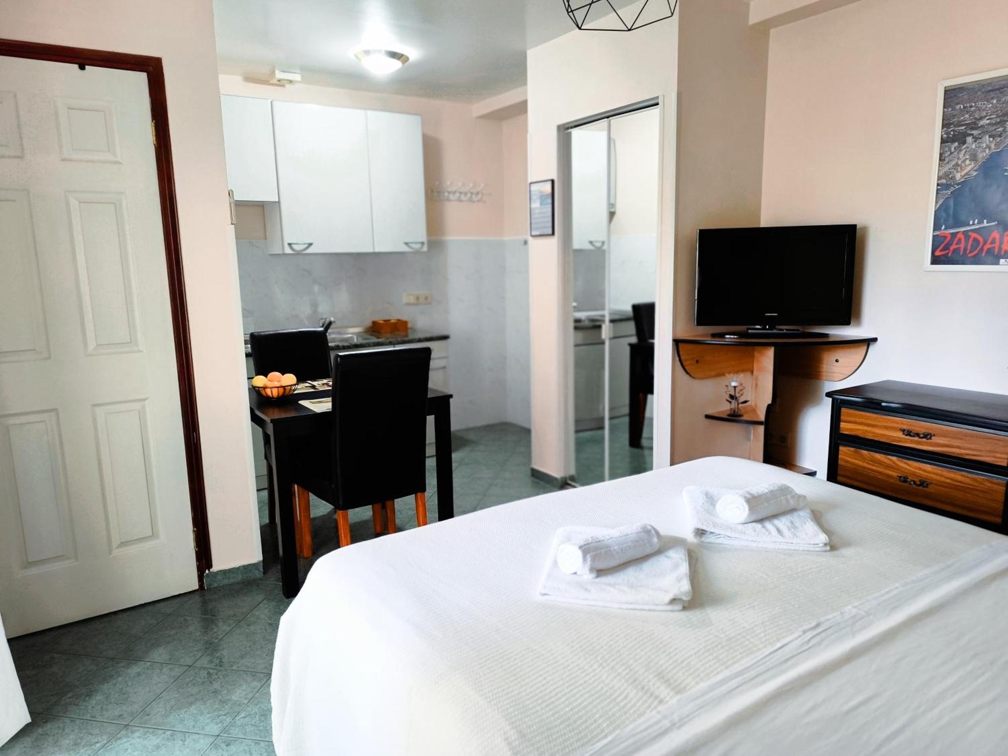 Prestige Apartments Zadar Buitenkant foto